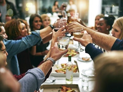 El consumidor de foodservice en 2025: más selectivo, más diurno y concienciado