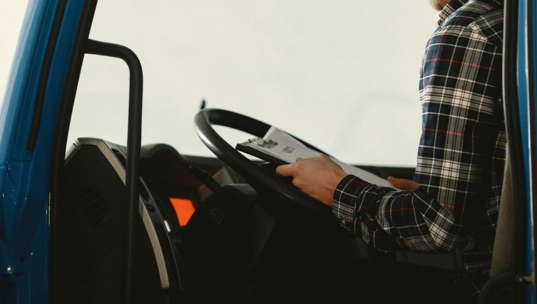 UNO reclama que se reconozca al transporte como ocupación de difícil cobertura para facilitar la llegada de conductores extranjeros