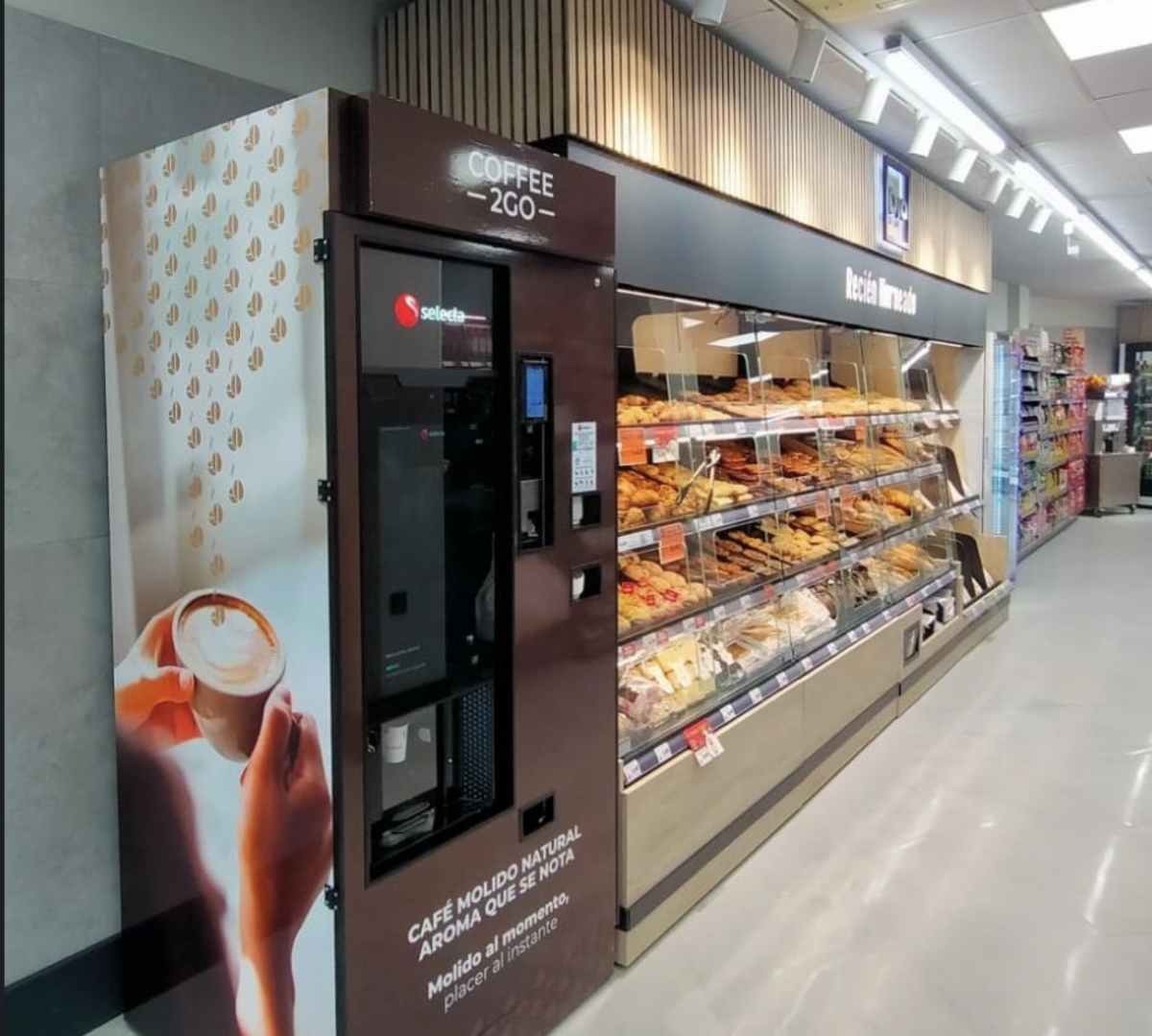 Máquina de café del nuevo Dia.