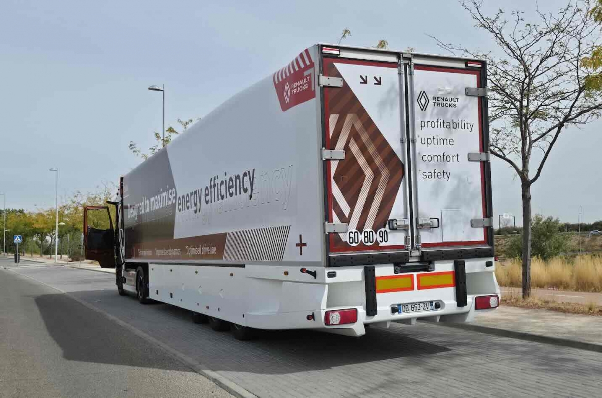 Espectacular el remate aerodinámico posterior del semirremolque de pruebas.