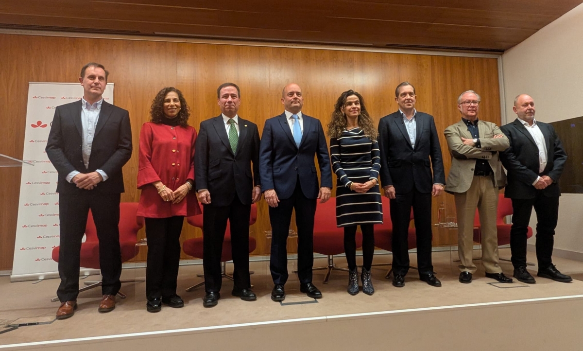 Foto de familia del equipo de Cesvimap y Mapfre en el evento.