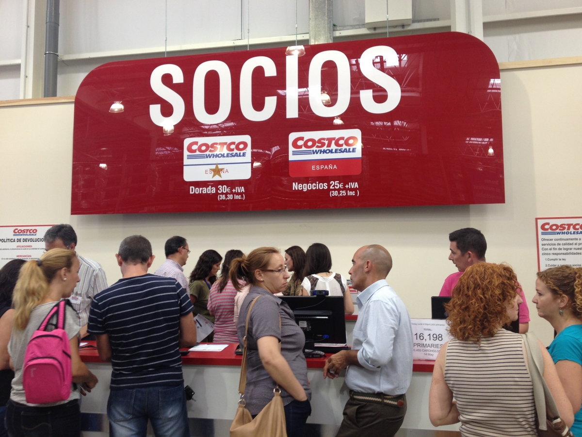 Hay que pensar en Costco como un club: pagas una cuota y, a cambio, encuentras precios agresivos y productos que no fallan.
