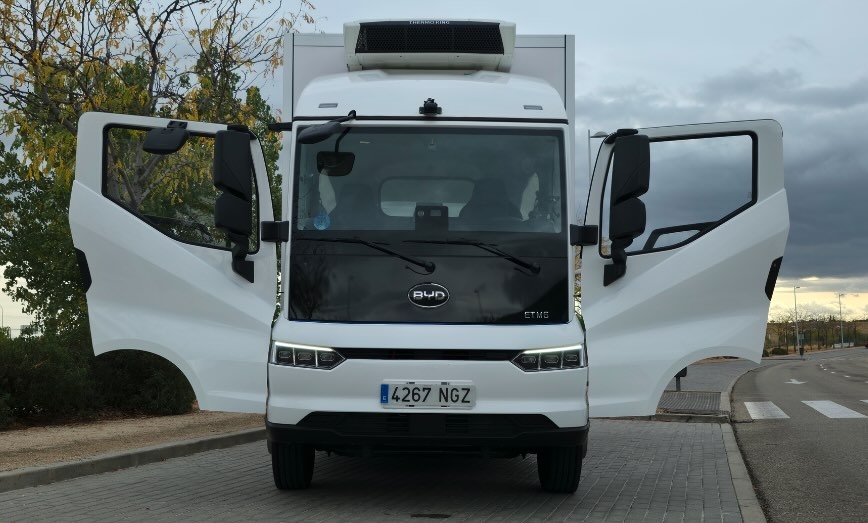 El Dumbo de los camiones. Sus enormes puertas indican que el ETM6 no tiene nada que esconder.