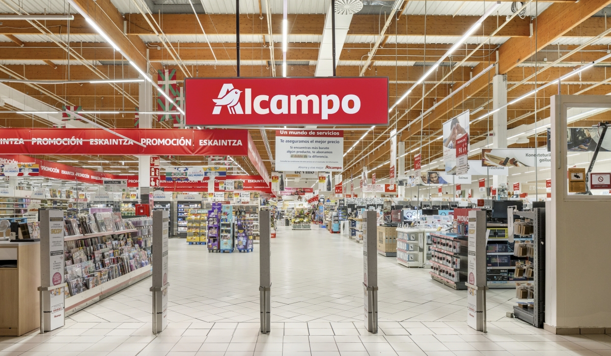 Alcampo avanza en la transformación de su red: destina 52 millones a la reforma de 26 tiendas en 2025