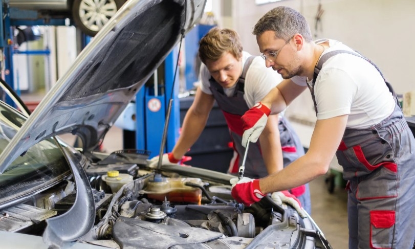 Talleres y concesionarios crearon 33.200 puestos de trabajo en 2025