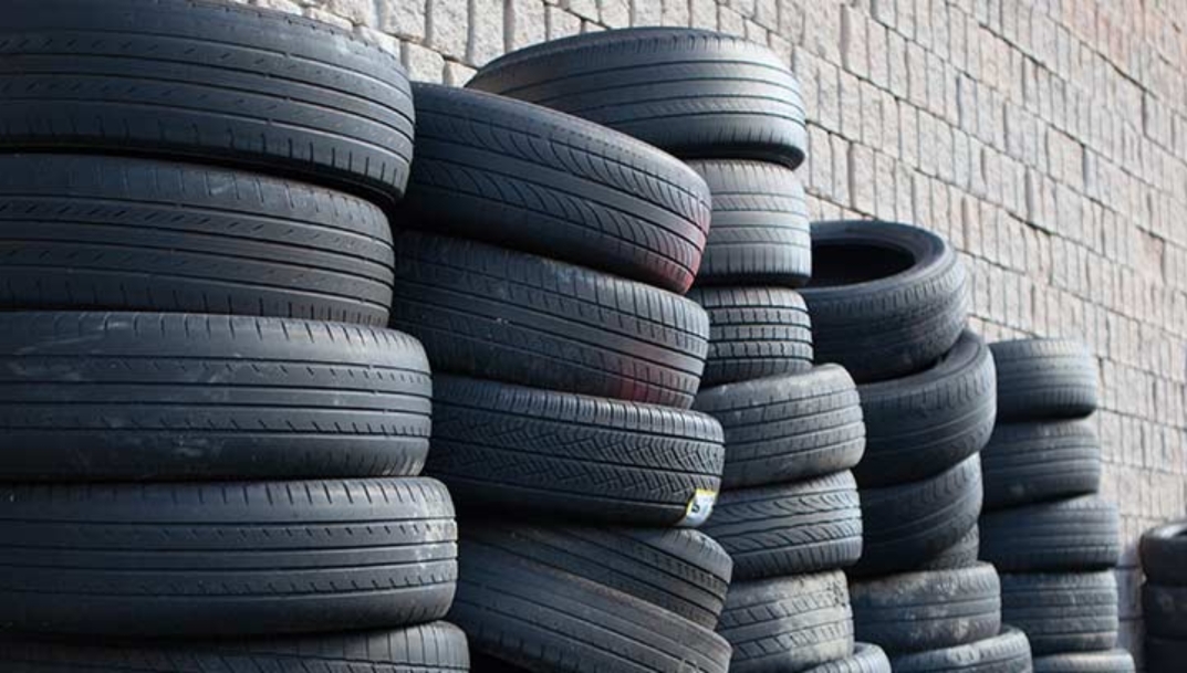 La AER defiende el uso del neumático recauchutado en la regulación de vehículos corporativos limpios en Europa