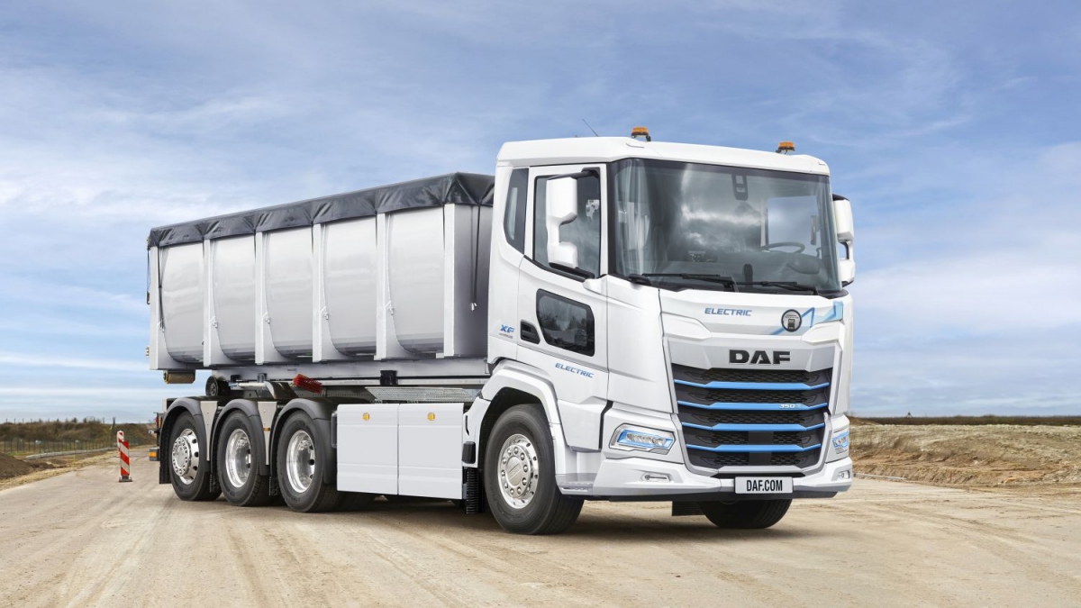 DAF rígido eléctrico con cabina XF.