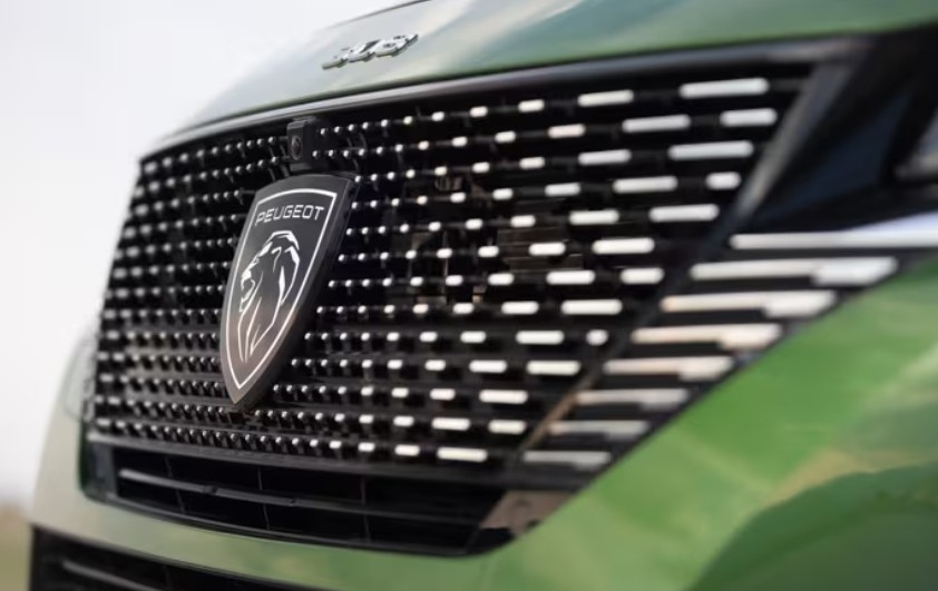 El Peugeot 208 estrena liderato como vehículo más vendido en un enero de 2026 que no desbanca a Toyota como marca más adquirida