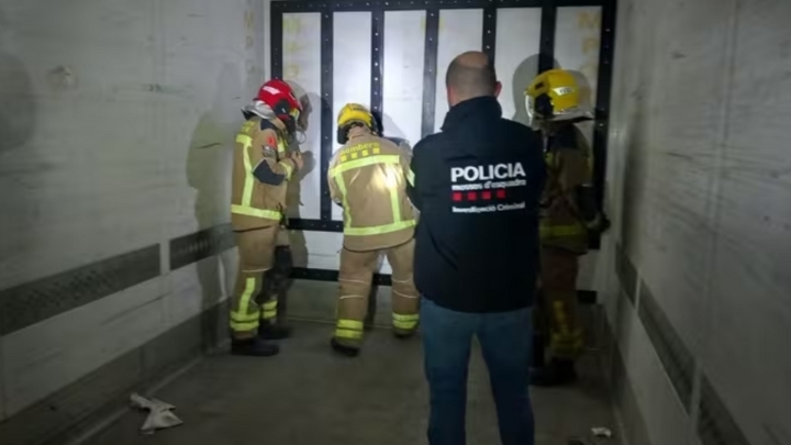 Dos detenidos en Tarragona por llevar 60 kilos de marihuana en un doble fondo de un camión