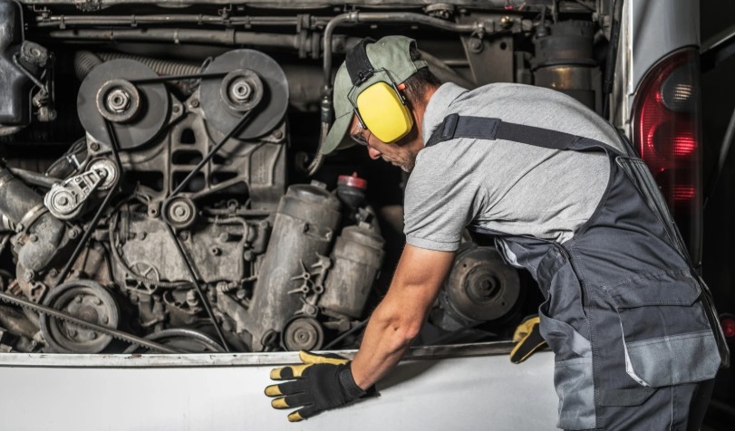 Los efectos del ruido en el taller mecánico: categorías, normativa, límites acústicos y prevención