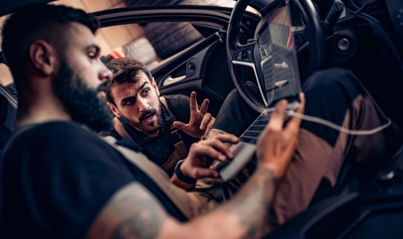 Más de la mitad del parque móvil español, 15 millones de vehículos, es vulnerable a ciberataques