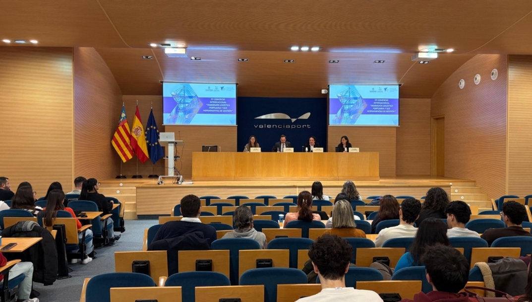 Fundación Valenciaport ayuda a formar estudiantes de FP en especialización logístico-portuaria