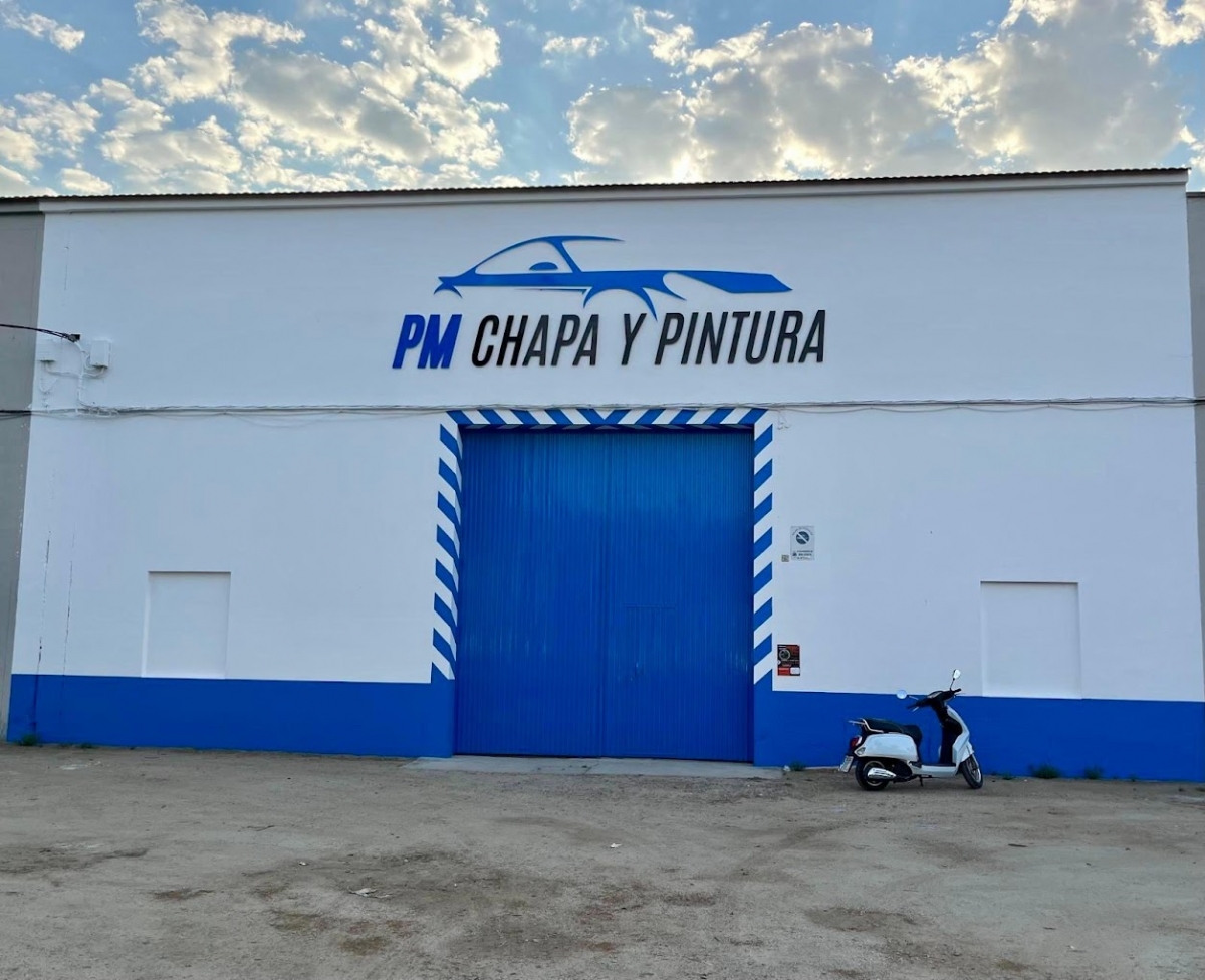 Herido grave con quemaduras en el 90% de su cuerpo el gerente de un taller de chapa y pintura de Don Benito (Badajoz)