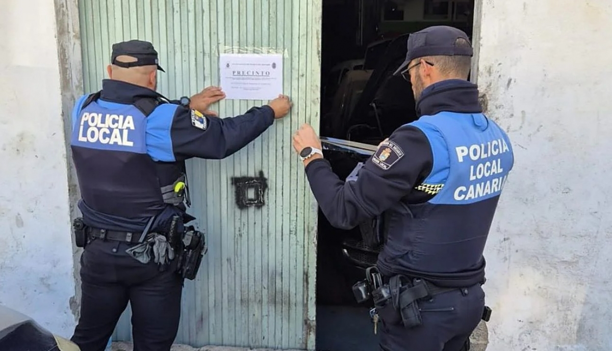 Detenido el dueño de un taller ilegal en Fuerteventura (Canarias) después de morder en el brazo a un policía