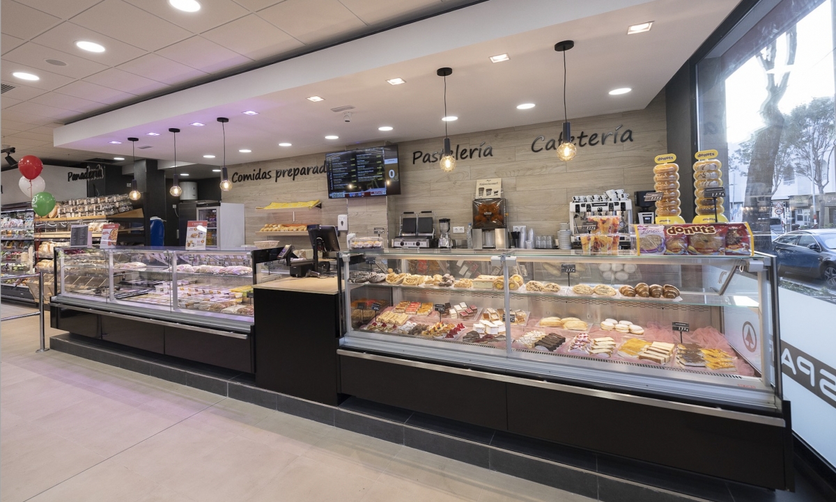 Spar Gran Canaria reabre su tienda de El Pino (Vecindario) con nuevas secciones de cafetería, pastelería y comidas preparadas 