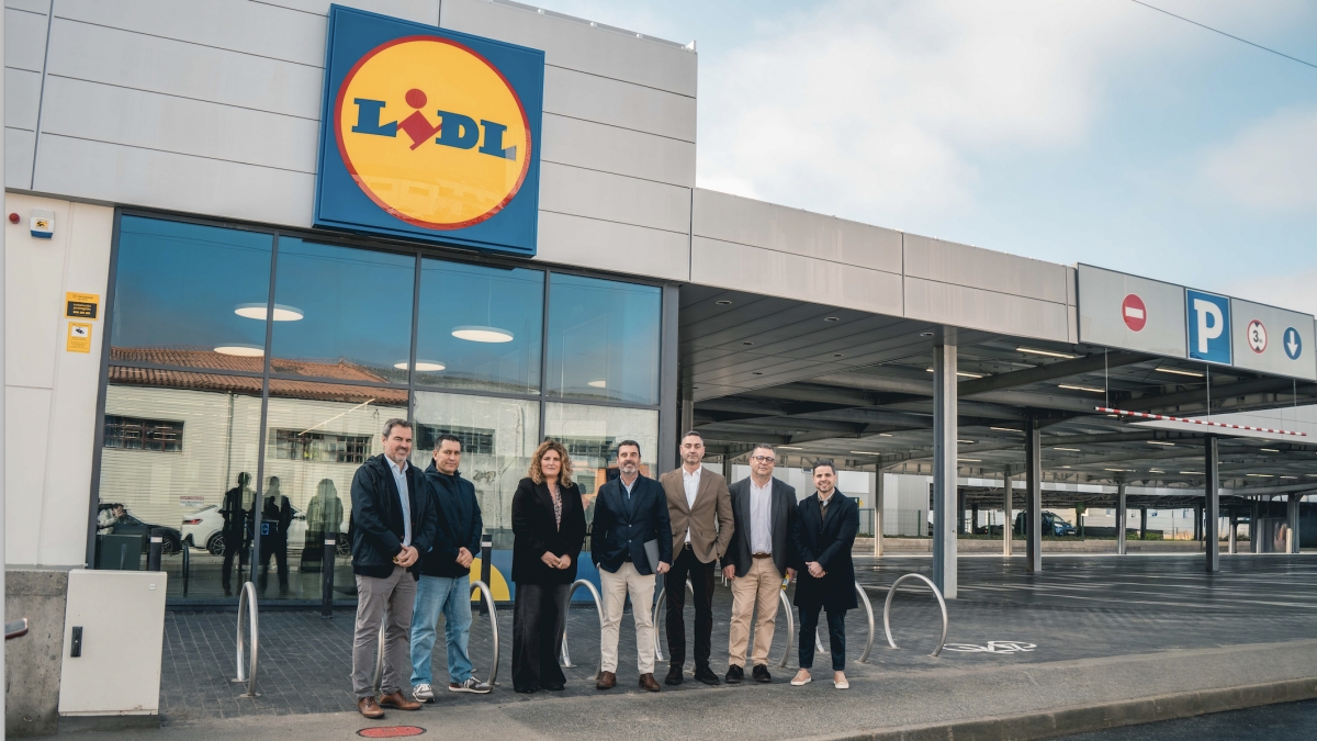 Lidl abre un nuevo supermercado en Narón (La Coruña) y reinaugura otro en Sagunto (Valencia)