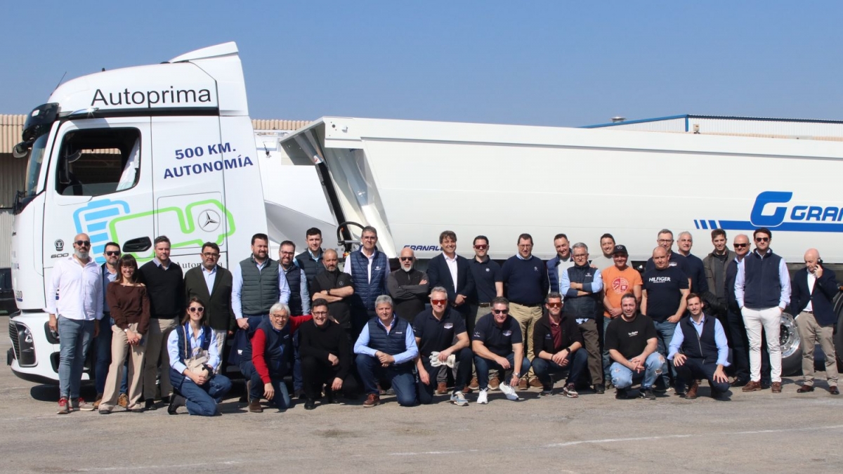 Foto de grupo de los asistentes a la jornada de formación en seguridad organizada por JOST Ibérica.