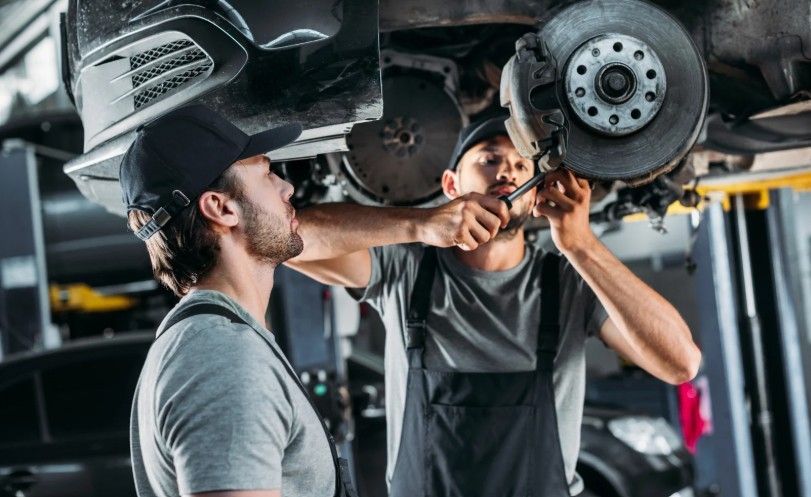El absentismo en talleres y concesionarios, por debajo de la media de automoción y casi a la mitad que en fabricación de coches