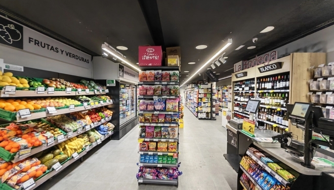 Interior del nuevo Carrefour Express de Valencia.