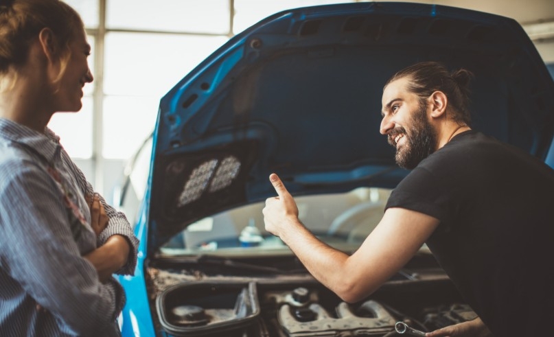 Varón, entre 35 y 44 años, español, con estudios no profesionales... Así es el retrato robot del trabajador del taller