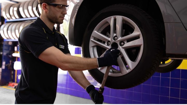 Neumático budget o económico: cuándo es la elección con mejor equilibrio entre precio, seguridad y gasto de combustible