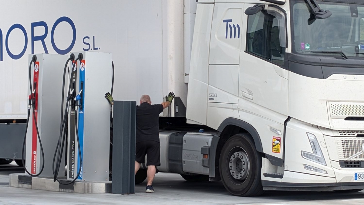 Las estaciones de servicio niegan cualquier beneficio vinculado al alza en el precio de los carburantes