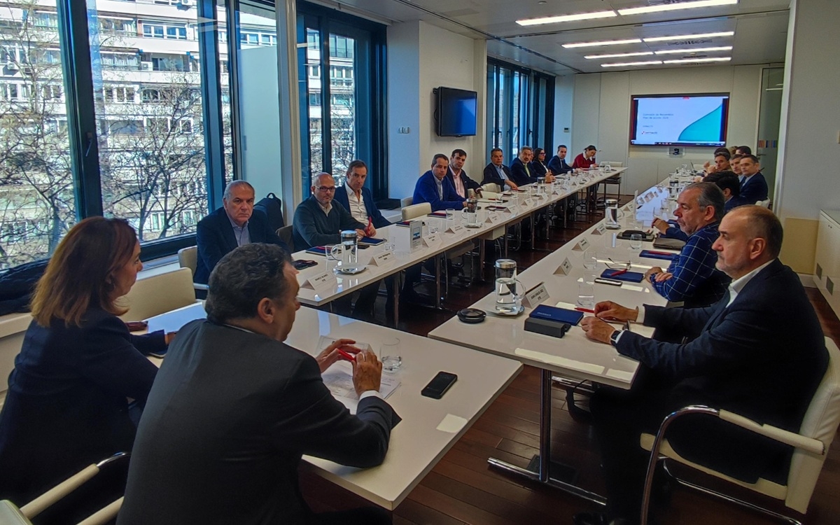 Fotografía tomada durante la Comisión de Recambios de Sernauto, en su primer encuentro del año.