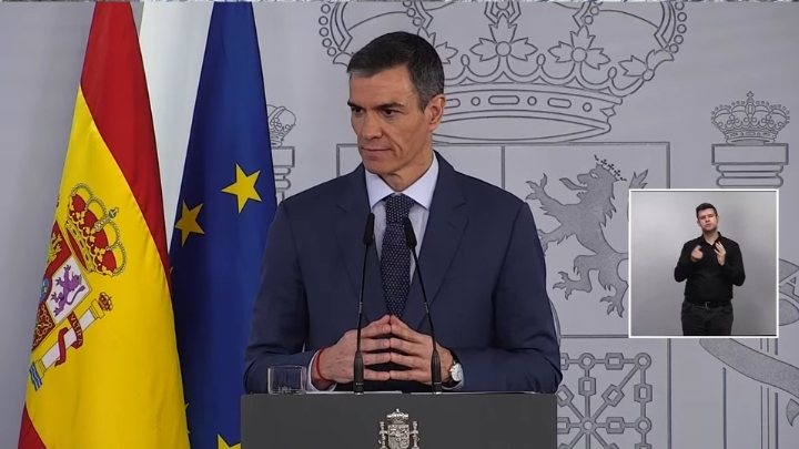 El Gobierno bonifica con 20 céntimos el litro de gasóleo profesional y rebaja los impuestos de los combustibles