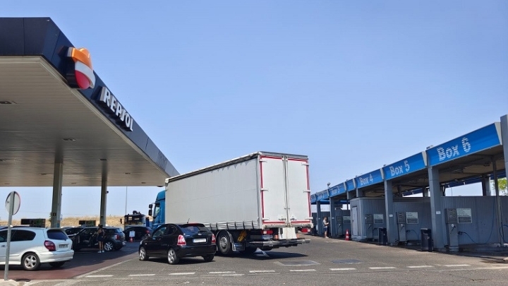 El ICO facilitará reavales para las tarjetas de combustible por el encarecimiento del gasóleo