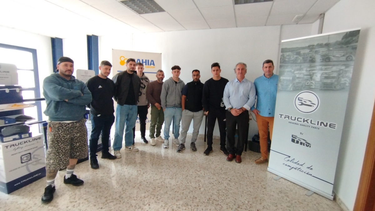 URVI abre su Universidad del Camión con los primeros cursos en Huelva y El Ejido (Almería)