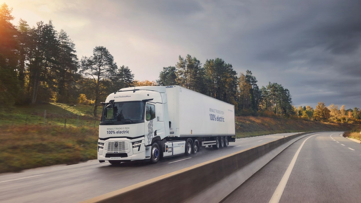 Renault Trucks refuerza sus posiciones en un mercado bajo presión