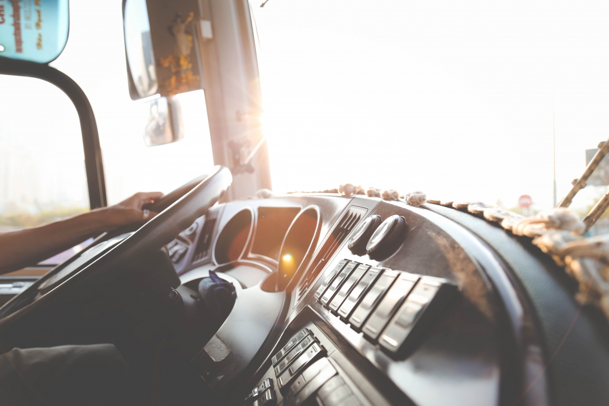 Navarra aprueba ayudas de 700 y 900 euros para obtener el carné de camión