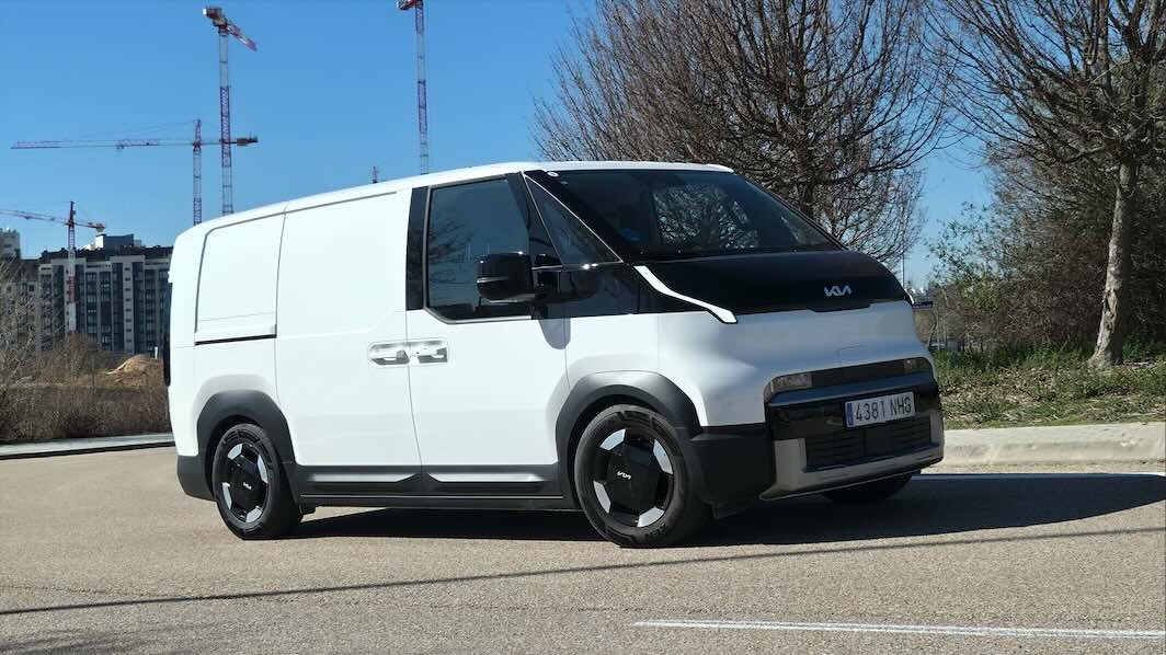 Kia PV5 Cargo: Premium en números y sensaciones
