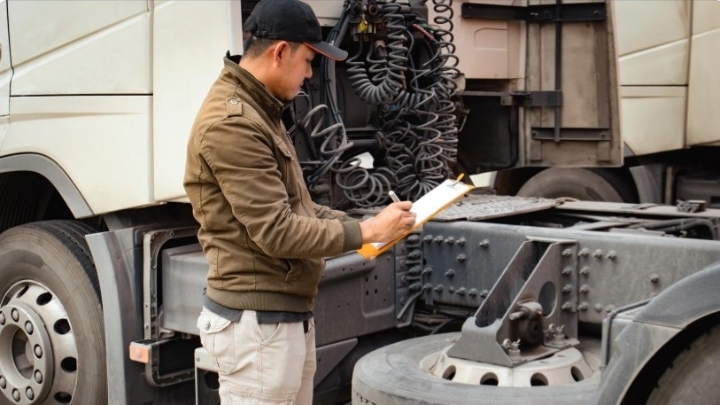 Los camiones gastan 350 euros más al año en talleres que el año pasado