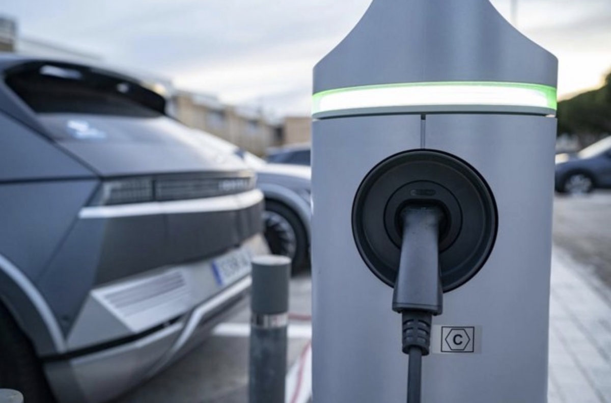 Las baterías de eléctricos e híbridos se degradan sólo un 1% cada 25.000 kilómetros