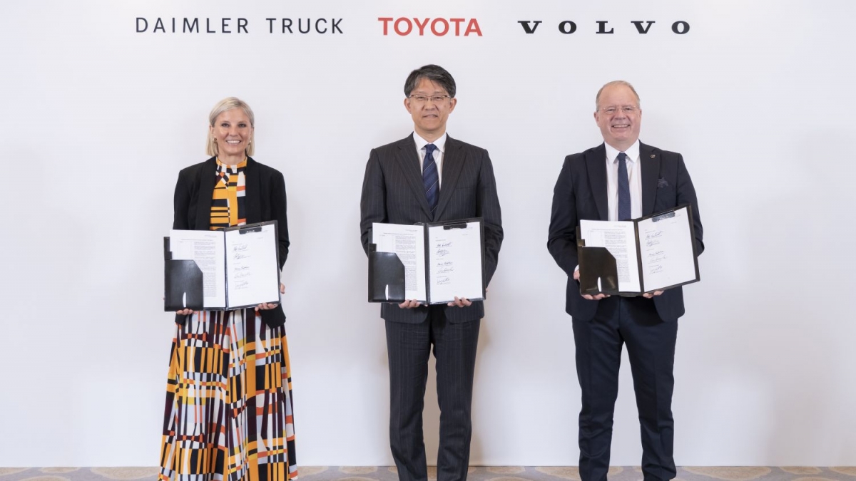Toyota se suma a cellcentric junto a Daimler Truck y Volvo para impulsar el hidrógeno en el transporte pesado