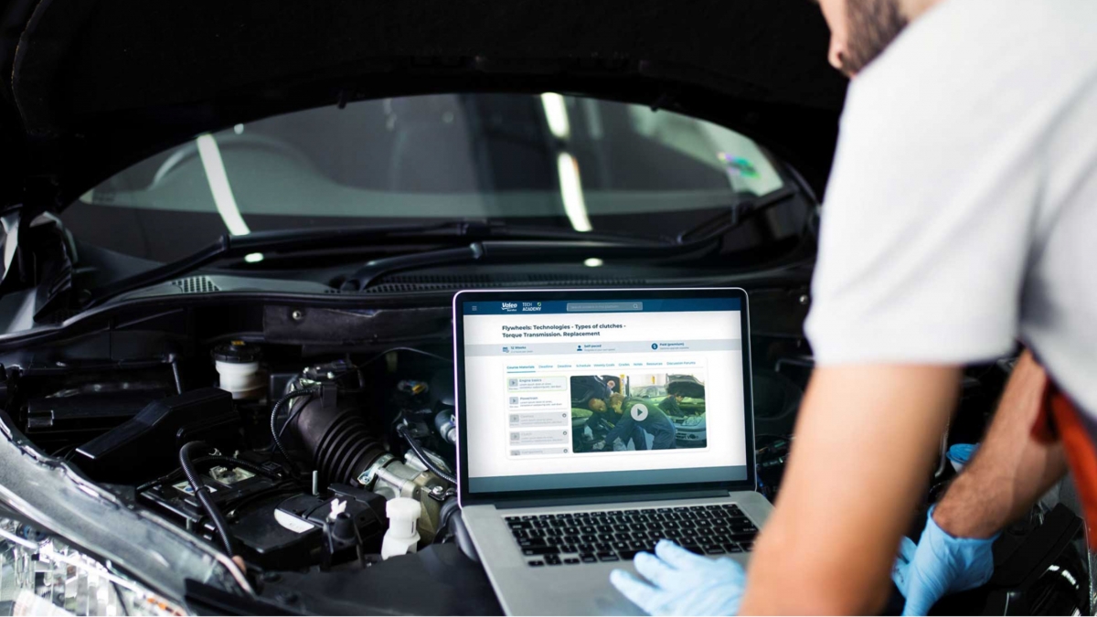 LKQ Academy y Valeo refuerzan su alianza para formar a los talleres en últimas tecnologías de mecánica y carrocería