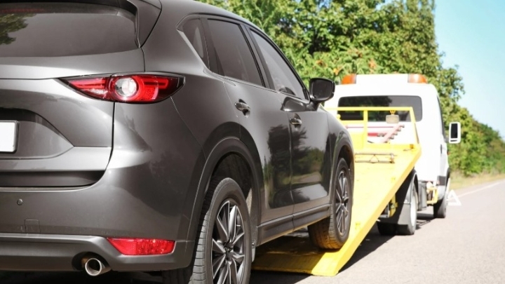 Los gruistas denuncian en la Administración a las aseguradoras por ignorar la subida del combustible