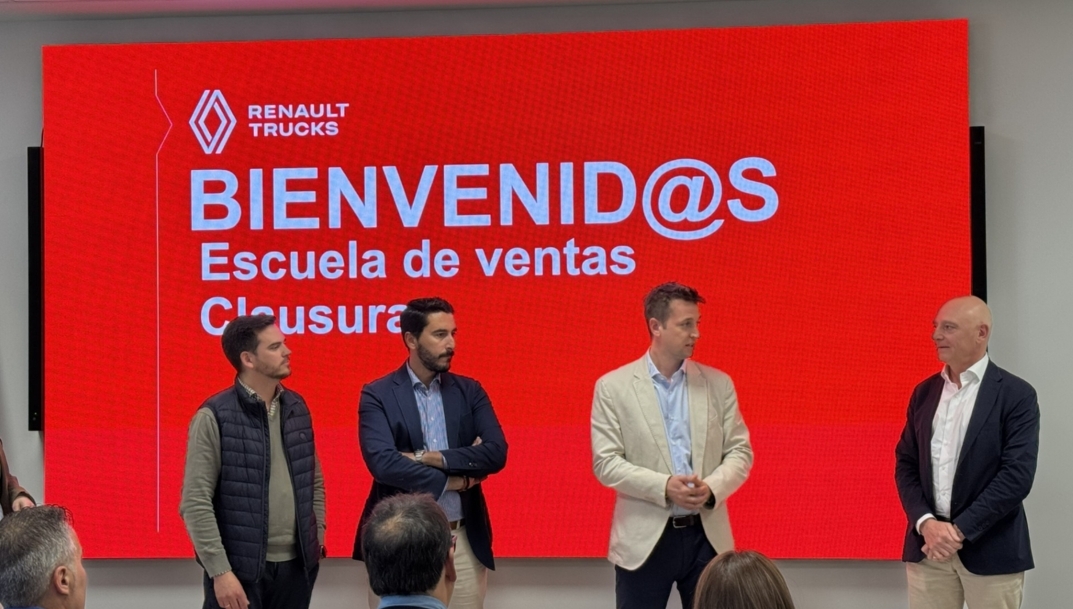 Renault Trucks celebra la jornada de graduación de su Escuela de Ventas 2025‑26