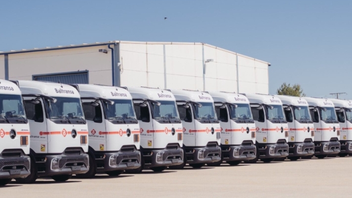 Mercedes-Benz Trucks entrega a Baltransa  25 nuevas tractoras Actros 1846 LS