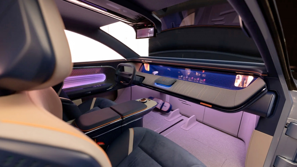 Forvia vende al fondo Apollo su negocio de interiores por unos 1.820 millones de euros