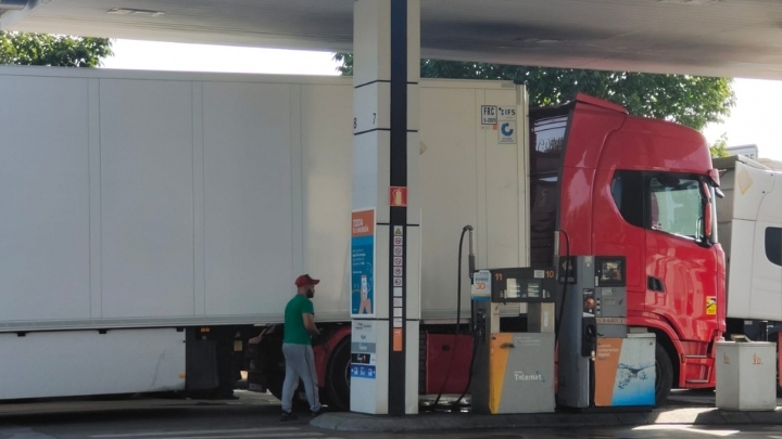 La Comisión Europea permite ayudas a sectores como el transporte para compensar hasta el 70% de la subida del gasóleo