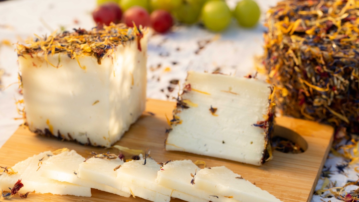 CorSevilla tiene queso nuevo, con flores