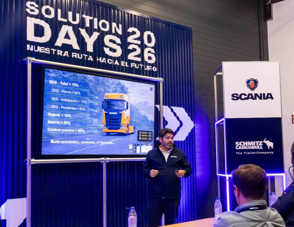 Rafael Ruiz, responsable comercial de servicios, conectividad y formación de conductores en Scania Ibérica, señaló la importancia de MyScania & SDS con un buen número de estadísticas.