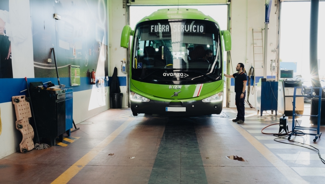 Autobuses y autocares, los vehículos con más defectos graves: sólo el 73% aprueba la ITV a la primera