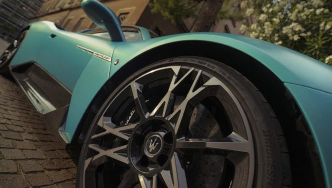 Bridgestone provee neumáticos Potenza Sport a medida al nuevo superdeportivo Maserati MCPURA