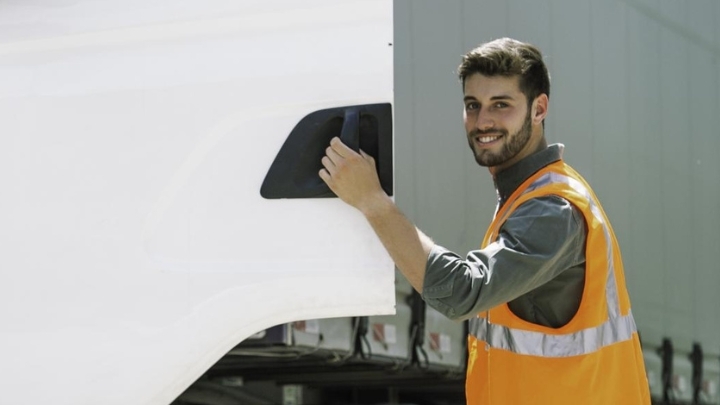 Europa acuerda normas para los trabajadores transfronterizos que contentan a las empresas de transporte