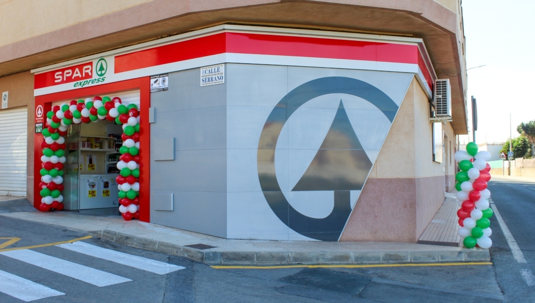 Grupo Upper abre un supermercado en Roche (Cartagena) bajo la enseña Spar Express