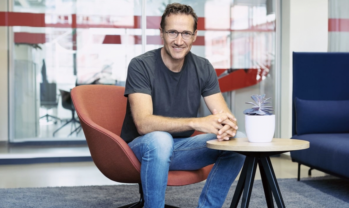 El CEO de Delivery Hero, la matriz de Glovo, da un paso al costado