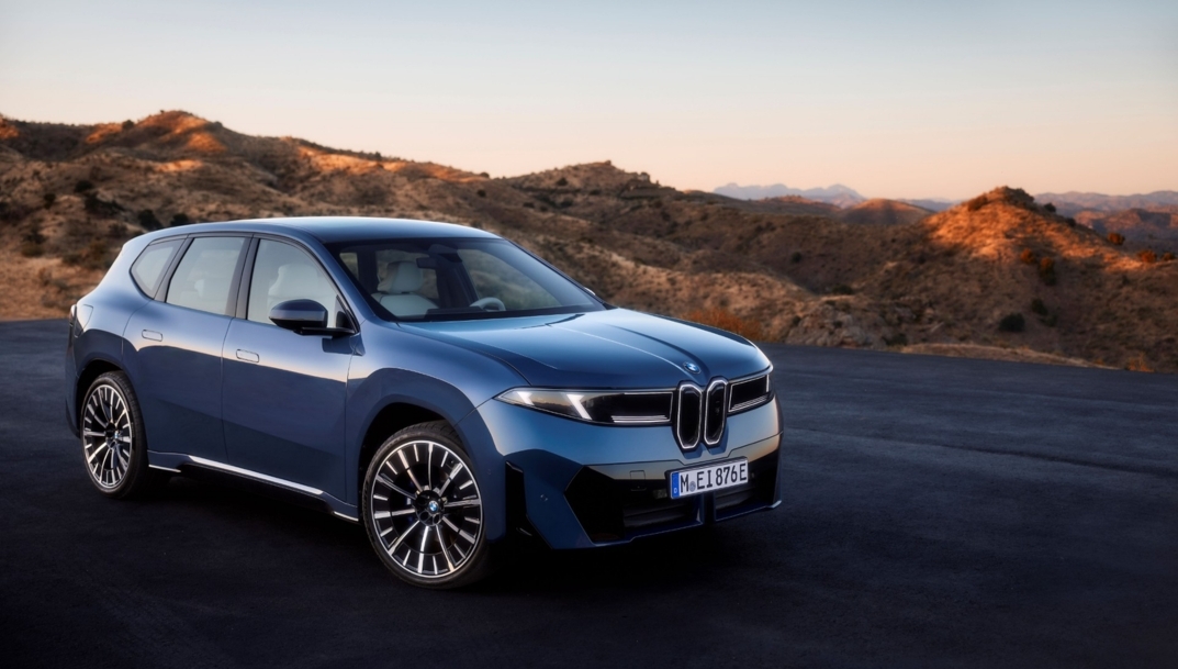 Pirelli desarrolla dos versiones a medida de su neumático P Zero para el nuevo BMW iX3